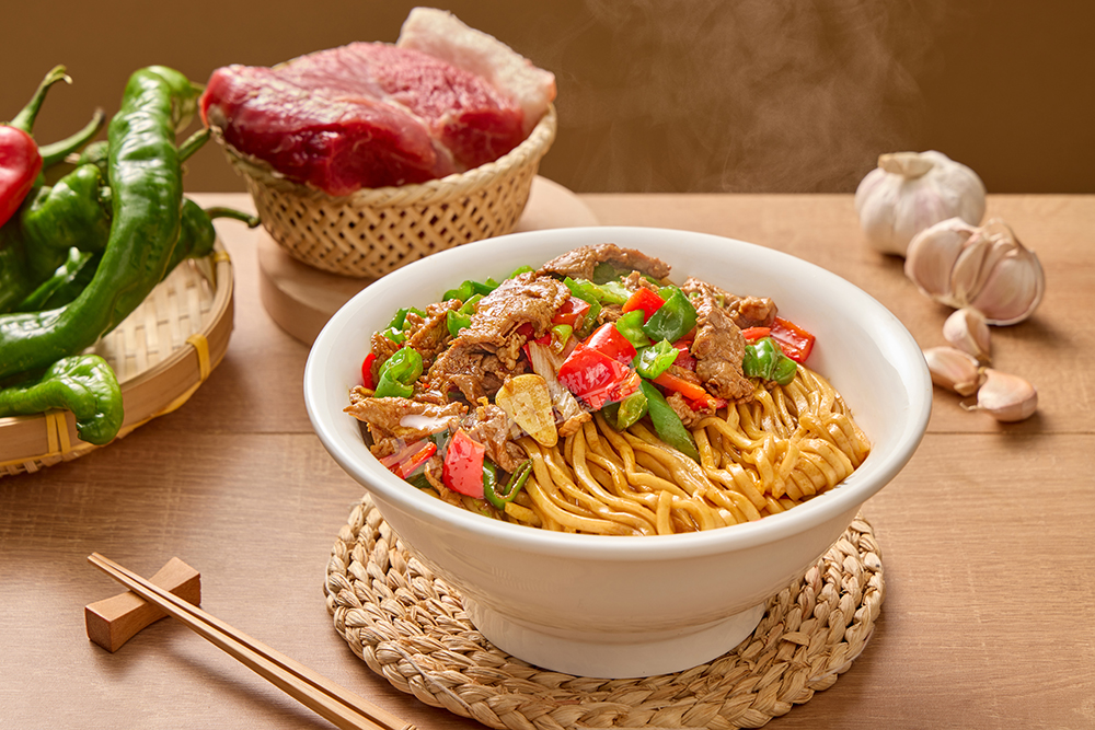 辣椒炒肉干拌面